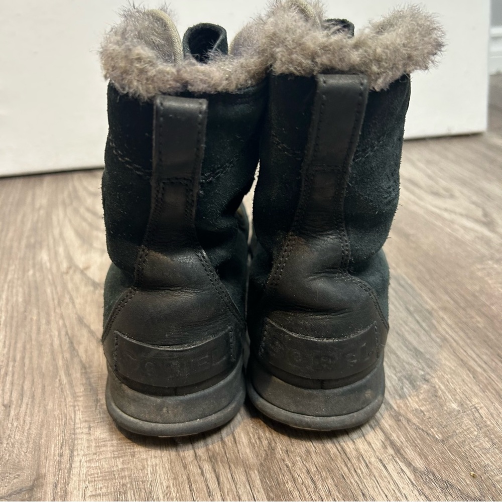 Sorel black suede Boots with Fur Trim size 6.5 - Picture 2 of 8